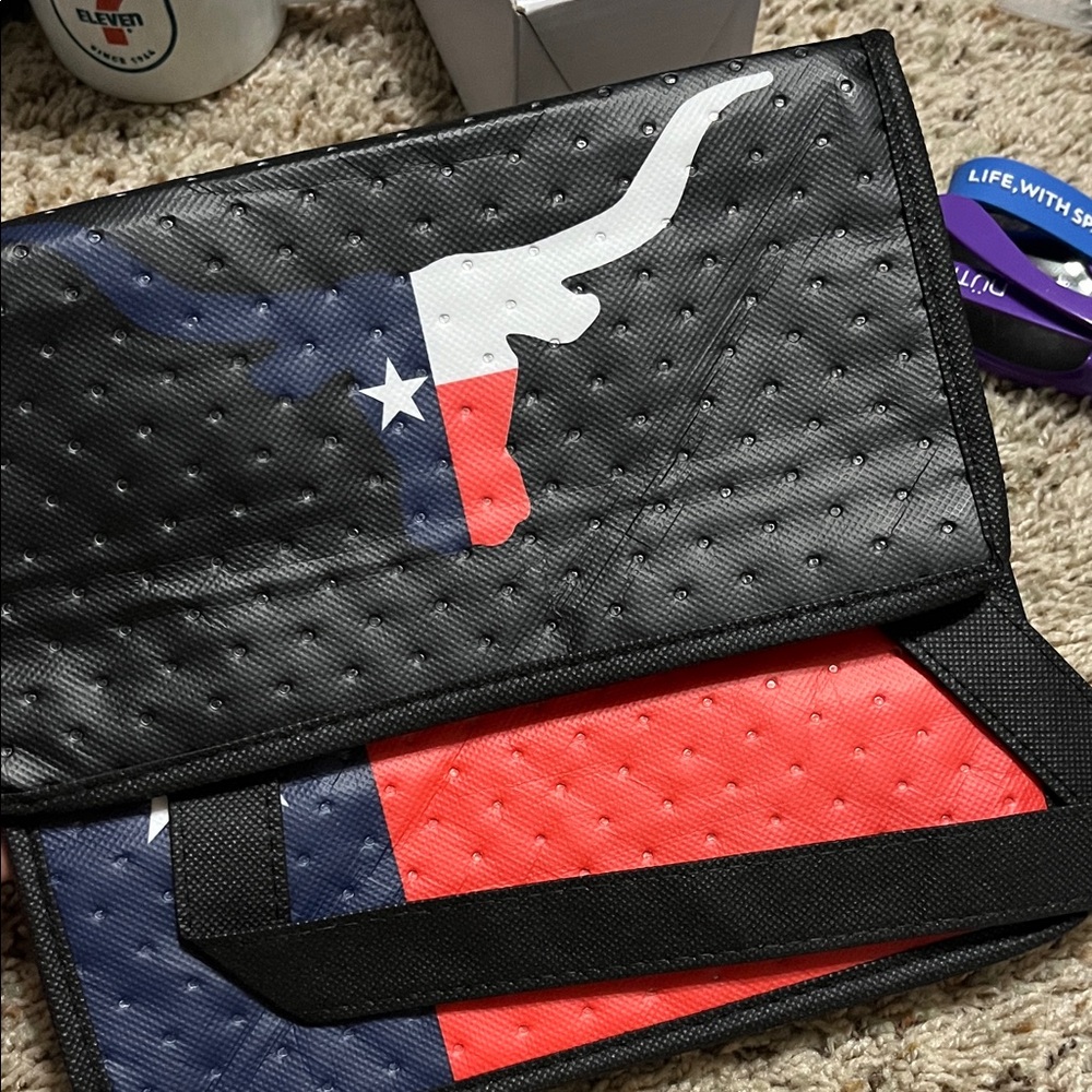 NWOT Toyota Texas Pride Insulated Lunch Bag - Black and Red